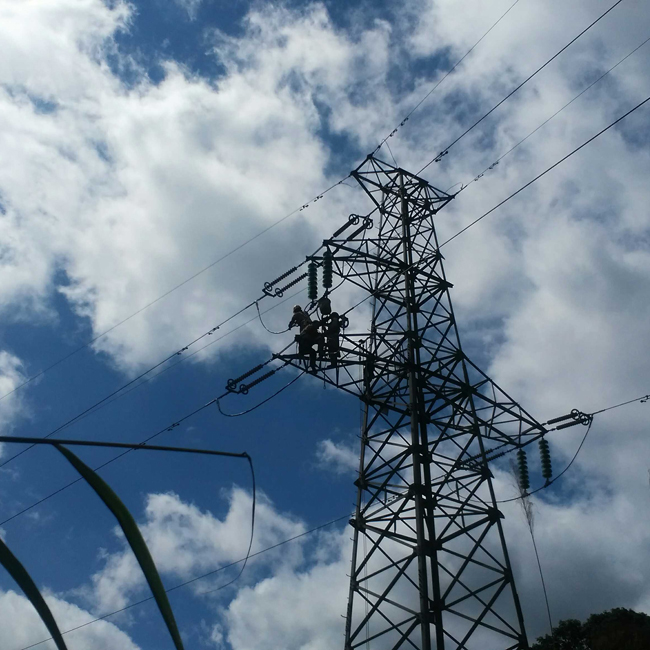 龍巖園雁路跳線包扎及瓷瓶刷涂-（G型硅橡膠絕緣套管、高自潔防污閃涂料、自粘型絕緣膠帶）